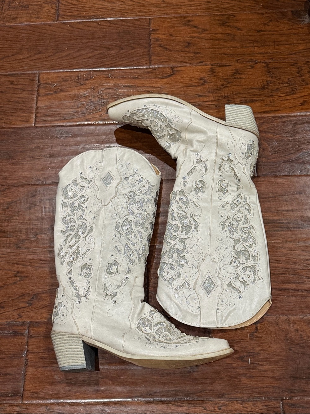 White Embroidered Western Cowgirl Boots - Women